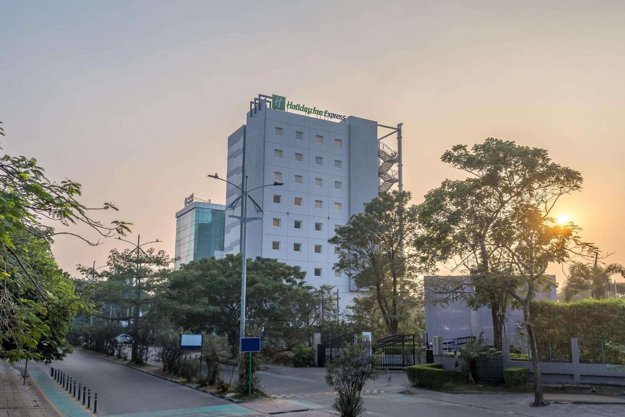 Holiday Inn Express Kolkata New Town By Ihg Екстер'єр фото